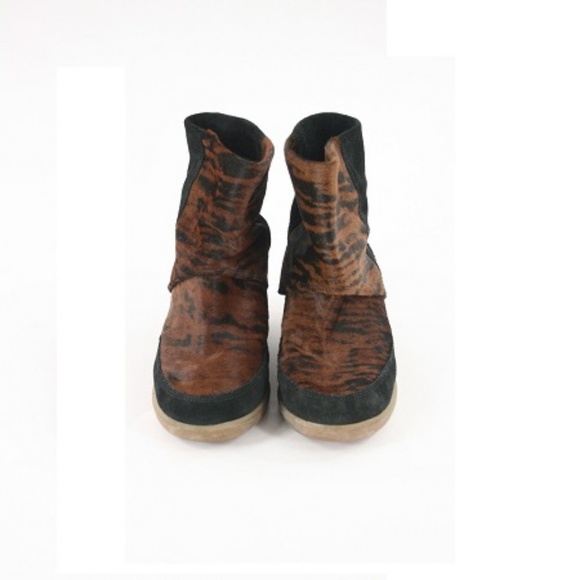 Faux Tiger Print Calf Hair/Suede Wedge Boots - Picture 3 of 6